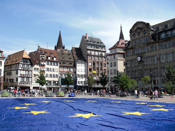 Бессильные Знамена: Разочарование Европы в День Европы